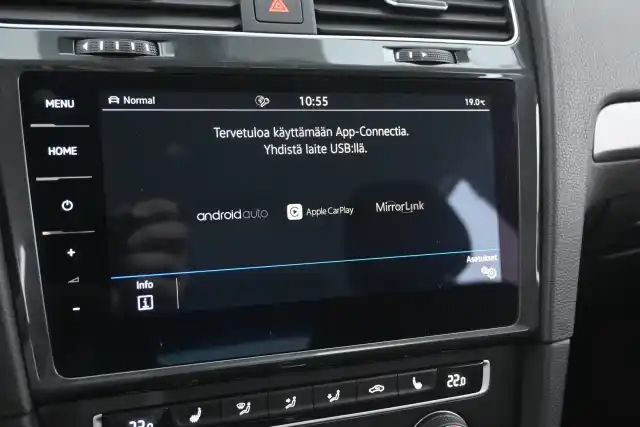 Valkoinen Viistoperä, Volkswagen Golf – YXO-276