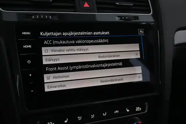 Valkoinen Viistoperä, Volkswagen Golf – YXO-276
