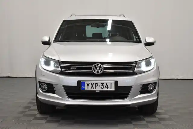 Hopea Maastoauto, Volkswagen Tiguan – YXP-341