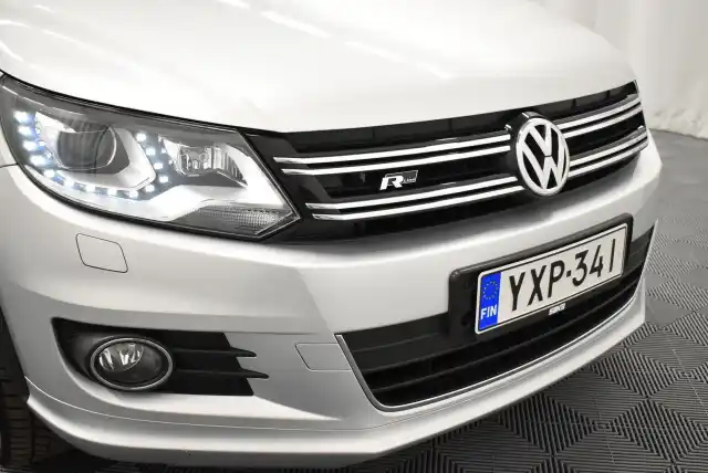 Hopea Maastoauto, Volkswagen Tiguan – YXP-341