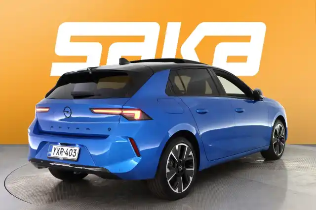 Sininen Viistoperä, Opel Astra – YXR-403