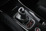 Valkoinen Maastoauto, Mitsubishi Outlander – YXR-683, kuva 23