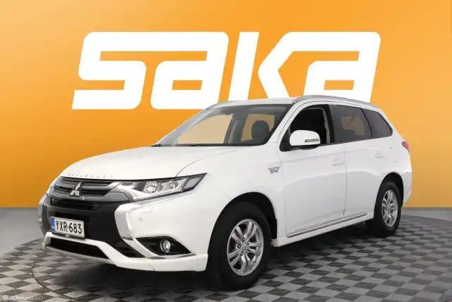 Valkoinen Maastoauto, Mitsubishi Outlander – YXR-683