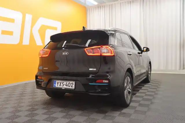 Musta Maastoauto, Kia NIRO – YXS-402