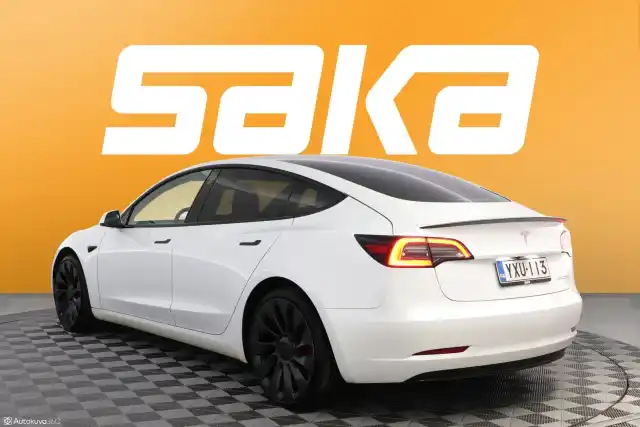 Valkoinen Sedan, Tesla Model 3 – YXU-113
