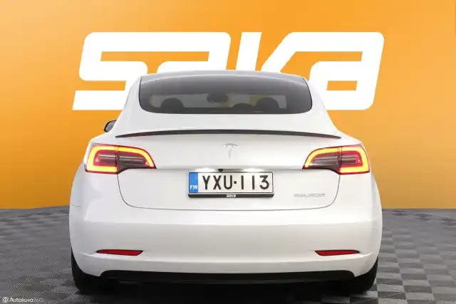 Valkoinen Sedan, Tesla Model 3 – YXU-113