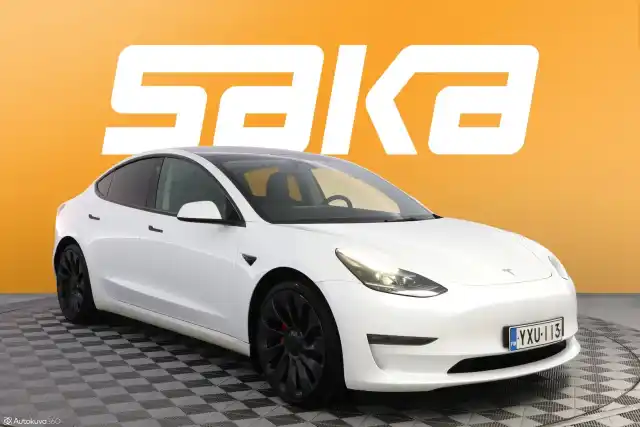 Valkoinen Sedan, Tesla Model 3 – YXU-113
