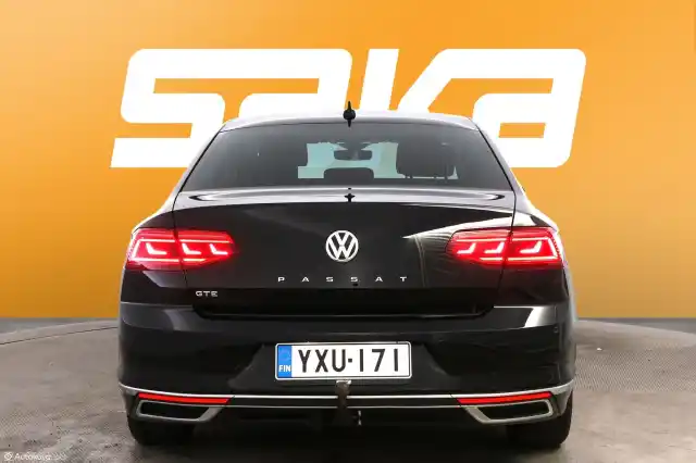 Musta Sedan, Volkswagen Passat – YXU-171