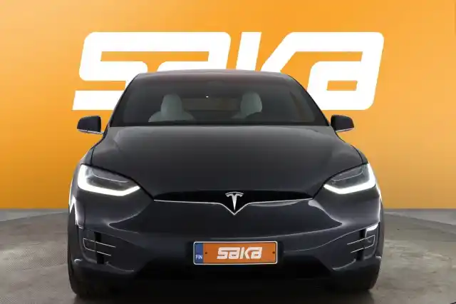 Harmaa Maastoauto, Tesla Model X – YXX-582