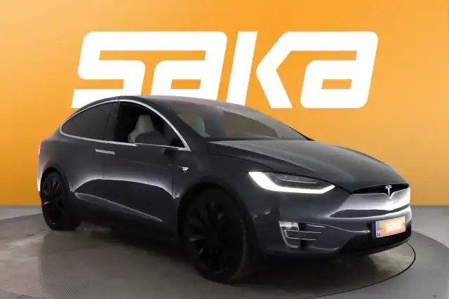 Harmaa Maastoauto, Tesla Model X – YXX-582