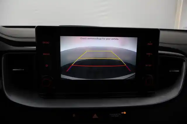 Valkoinen Farmari, Kia Ceed – YXX-645