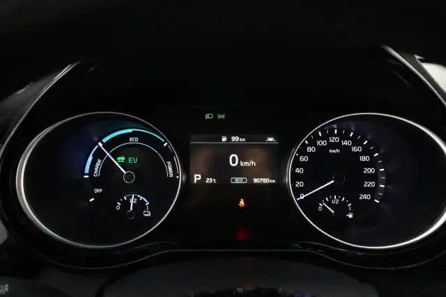Valkoinen Farmari, Kia Ceed – YXX-645