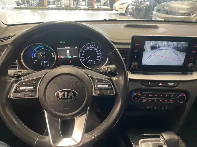 Valkoinen Farmari, Kia Ceed – YXX-645