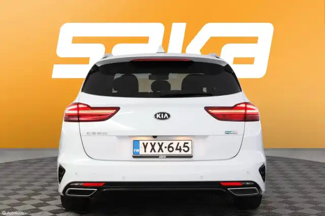 Valkoinen Farmari, Kia Ceed – YXX-645