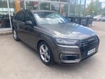 Harmaa Maastoauto, Audi Q7 – YXX-680, kuva 2
