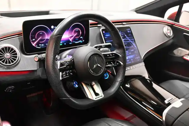 Punainen Sedan, Mercedes-Benz EQE – YXY-254