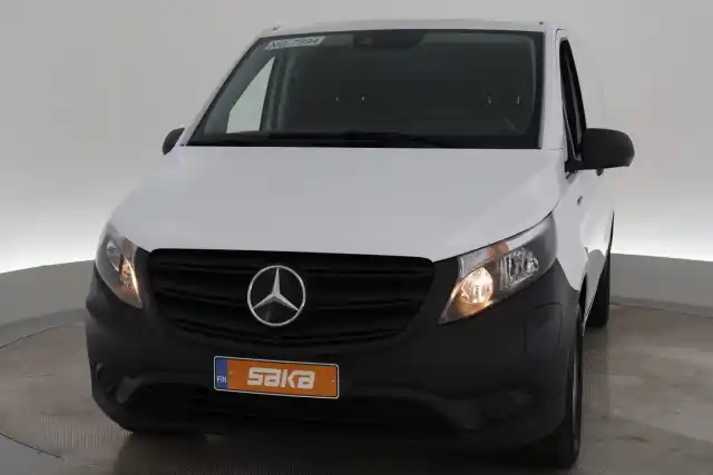 Valkoinen Pakettiauto, Mercedes-Benz Vito – YXZ-975