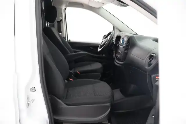 Valkoinen Pakettiauto, Mercedes-Benz Vito – YXZ-975