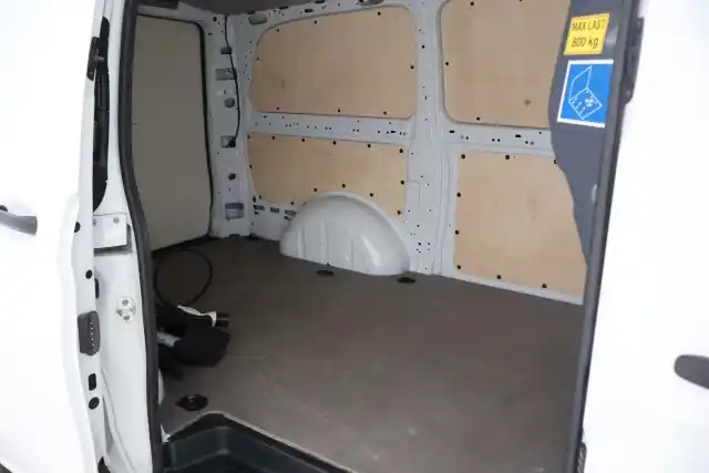 Valkoinen Pakettiauto, Mercedes-Benz Vito – YXZ-975