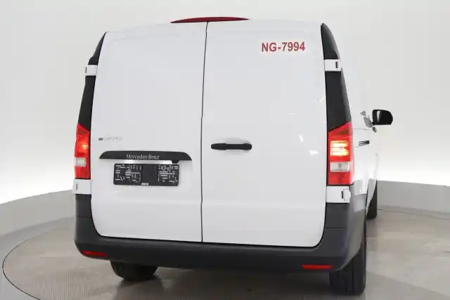 Valkoinen Pakettiauto, Mercedes-Benz Vito – YXZ-975