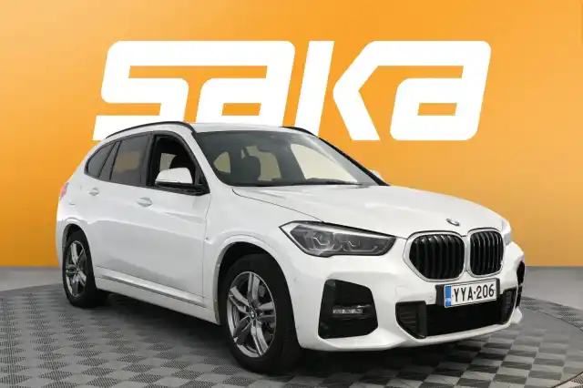 Valkoinen Maastoauto, BMW X1 – YYA-206