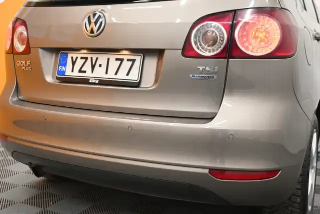 Ruskea Tila-auto, Volkswagen Golf Plus – YZV-177