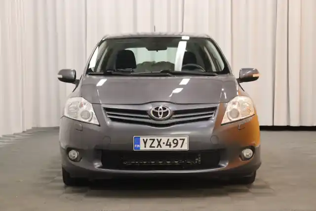 Harmaa Viistoperä, Toyota Auris – YZX-497