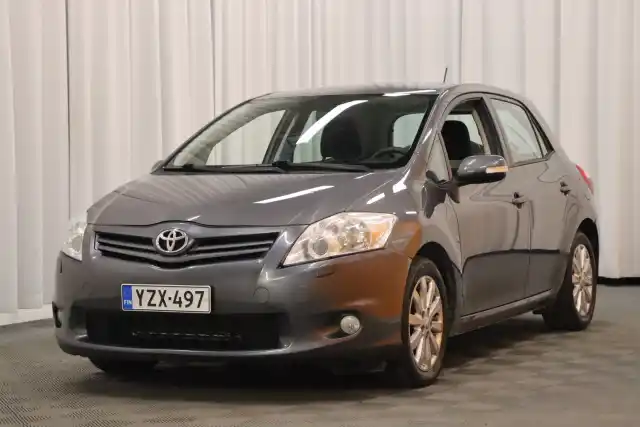 Harmaa Viistoperä, Toyota Auris – YZX-497