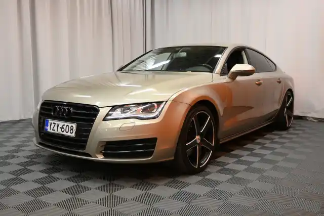 Beige Viistoperä, Audi A7 – YZY-608