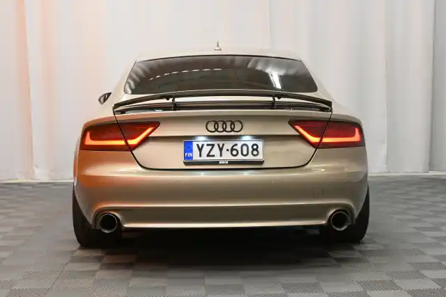 Beige Viistoperä, Audi A7 – YZY-608