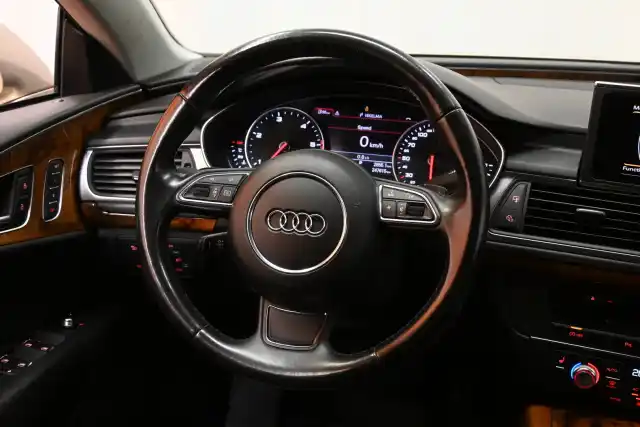 Beige Viistoperä, Audi A7 – YZY-608