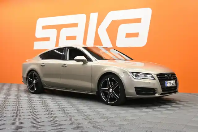 Beige Viistoperä, Audi A7 – YZY-608