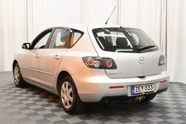 Harmaa Viistoperä, Mazda 3 – ZEY-333