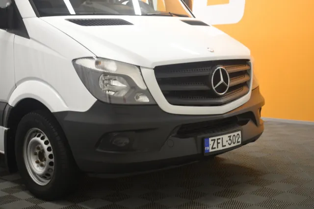 Valkoinen Kuorma-auto, Mercedes-Benz Sprinter – ZFL-302