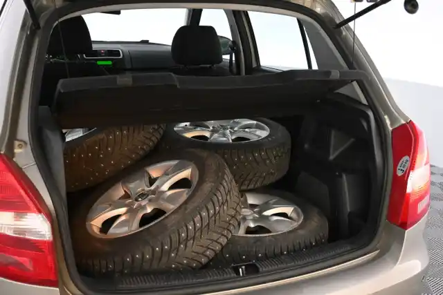 Ruskea (beige) Viistoperä, Skoda Fabia – ZHX-835