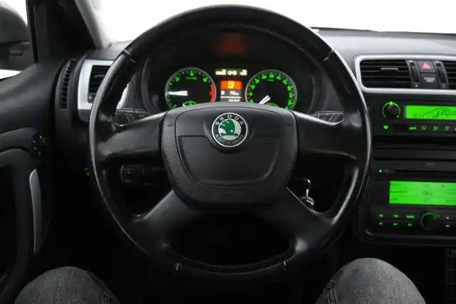 Ruskea (beige) Viistoperä, Skoda Fabia – ZHX-835