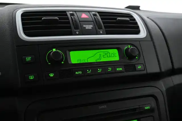 Ruskea (beige) Viistoperä, Skoda Fabia – ZHX-835
