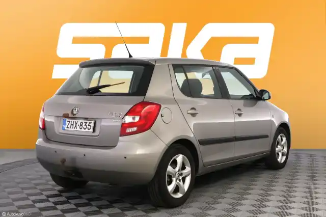 Ruskea (beige) Viistoperä, Skoda Fabia – ZHX-835