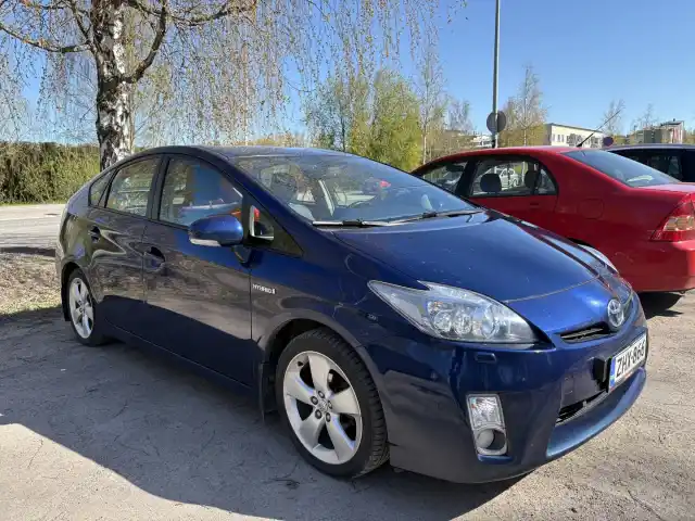 Sininen Viistoperä, Toyota Prius – ZHX-866