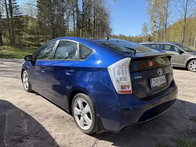 Sininen Viistoperä, Toyota Prius – ZHX-866
