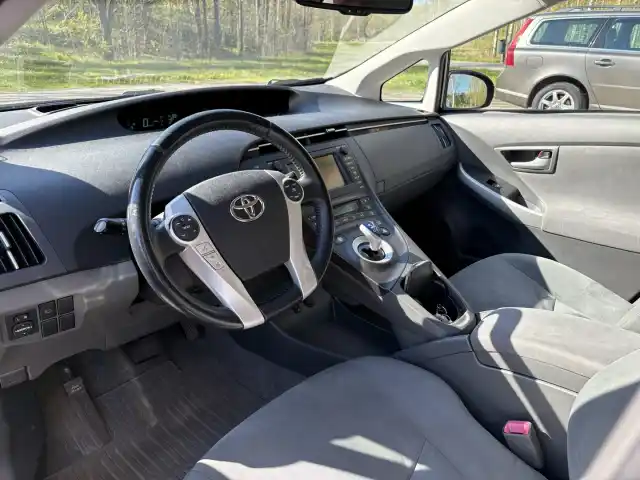 Sininen Viistoperä, Toyota Prius – ZHX-866
