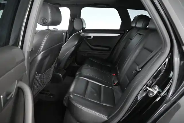 Musta Farmari, Audi A4 – ZIJ-503