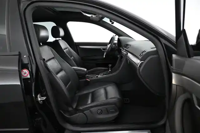 Musta Farmari, Audi A4 – ZIJ-503