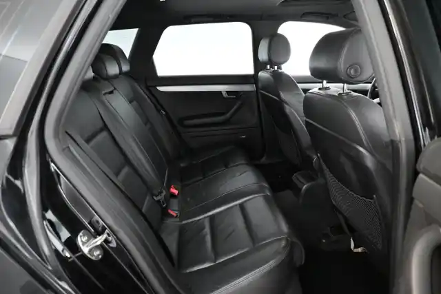 Musta Farmari, Audi A4 – ZIJ-503