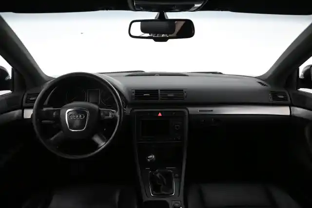 Musta Farmari, Audi A4 – ZIJ-503