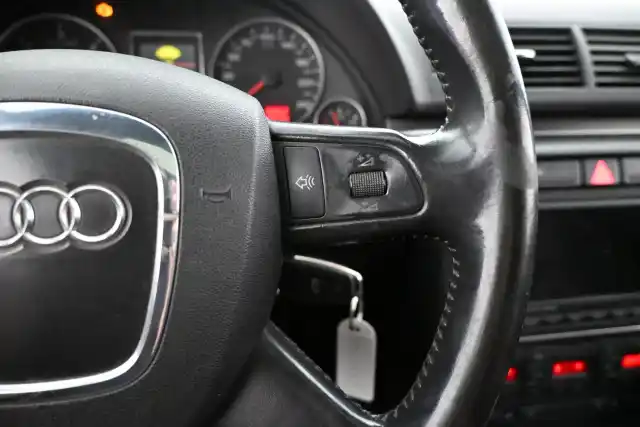 Musta Farmari, Audi A4 – ZIJ-503