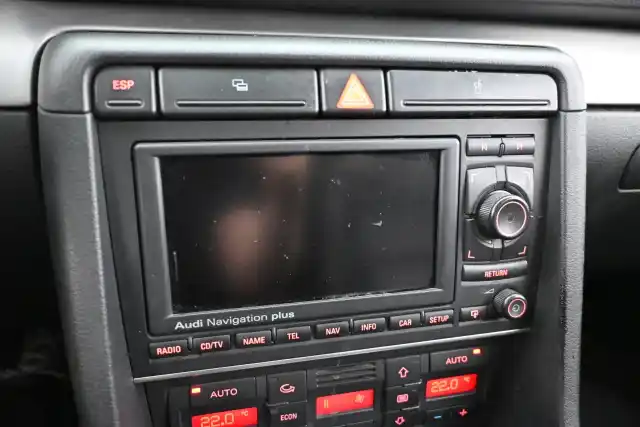 Musta Farmari, Audi A4 – ZIJ-503