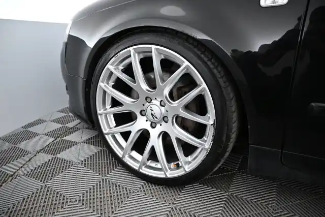 Musta Farmari, Audi A4 – ZIJ-503