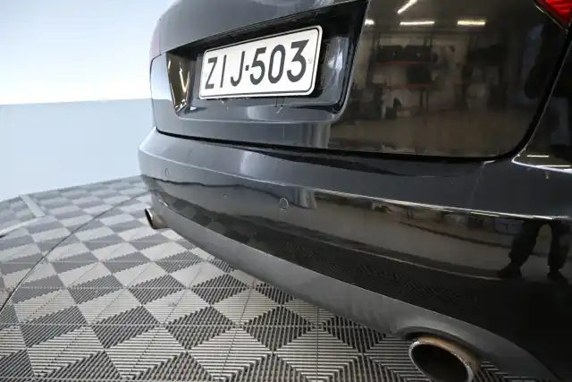 Musta Farmari, Audi A4 – ZIJ-503