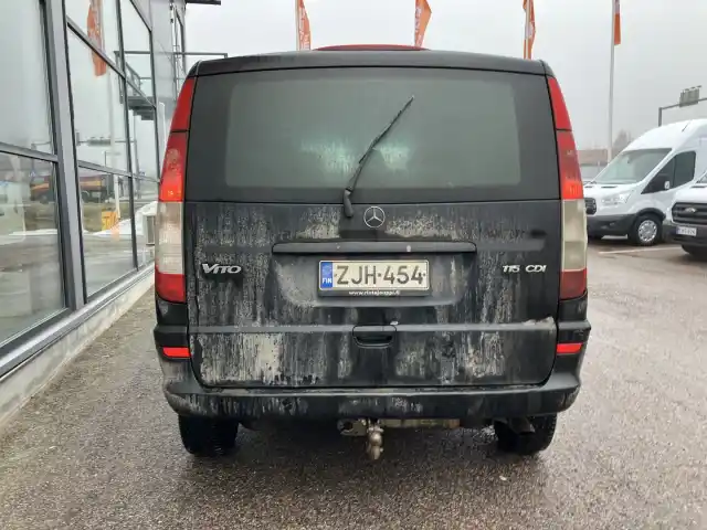 Musta Pakettiauto, Mercedes-Benz Vito – ZJH-454